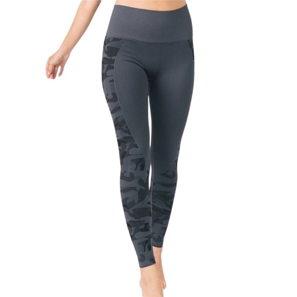 ZYIA Pants - Zyia Active Performance High Rise Leggings Gray Camo Size Medium Athletic